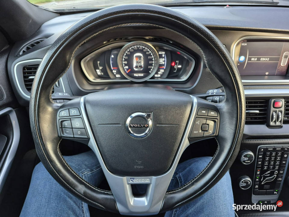 Volvo V40 20D2 RDESIGN navi full led chromy Nowe VAT marża Drelów