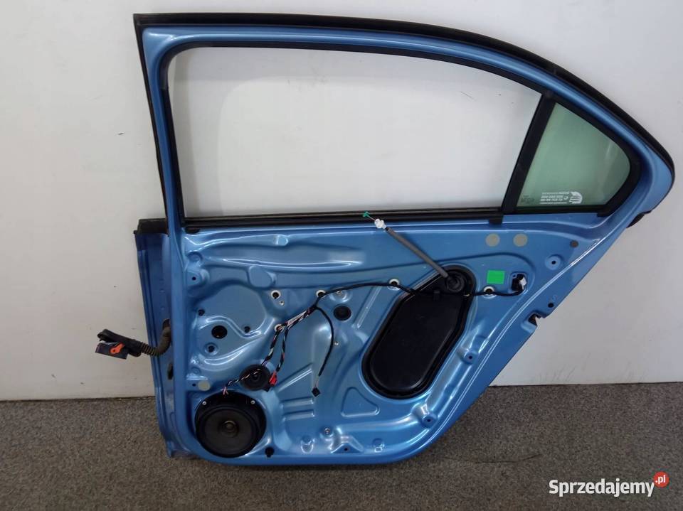 DRZWI PRAWE TYŁ HB LQ5X Skoda Rapid I 20122019 osobowe