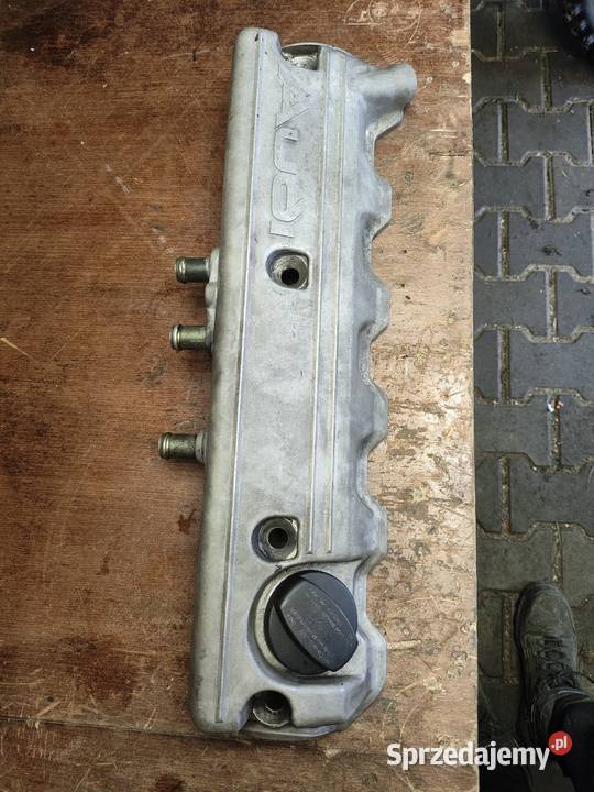 Pokrywa zaworów Audi c4 100 25