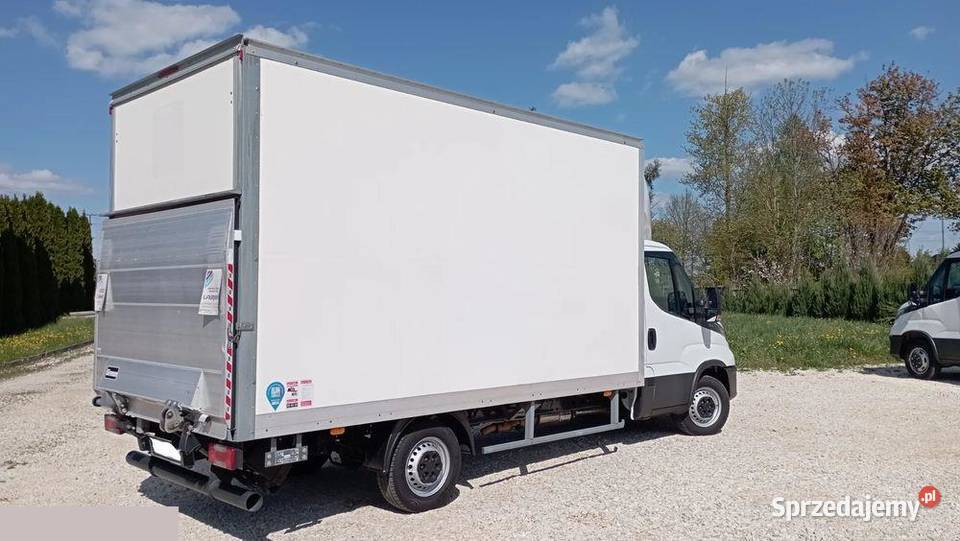 Iveco DAILY 160 TDI KONTENER 8PALET WINDA 750 Rok produkcji 2022 Szydłów