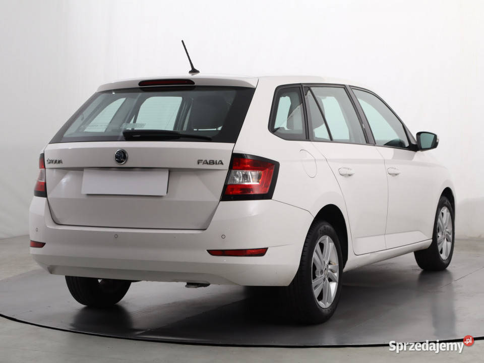 Skoda Fabia 10 TSI biały Katowice