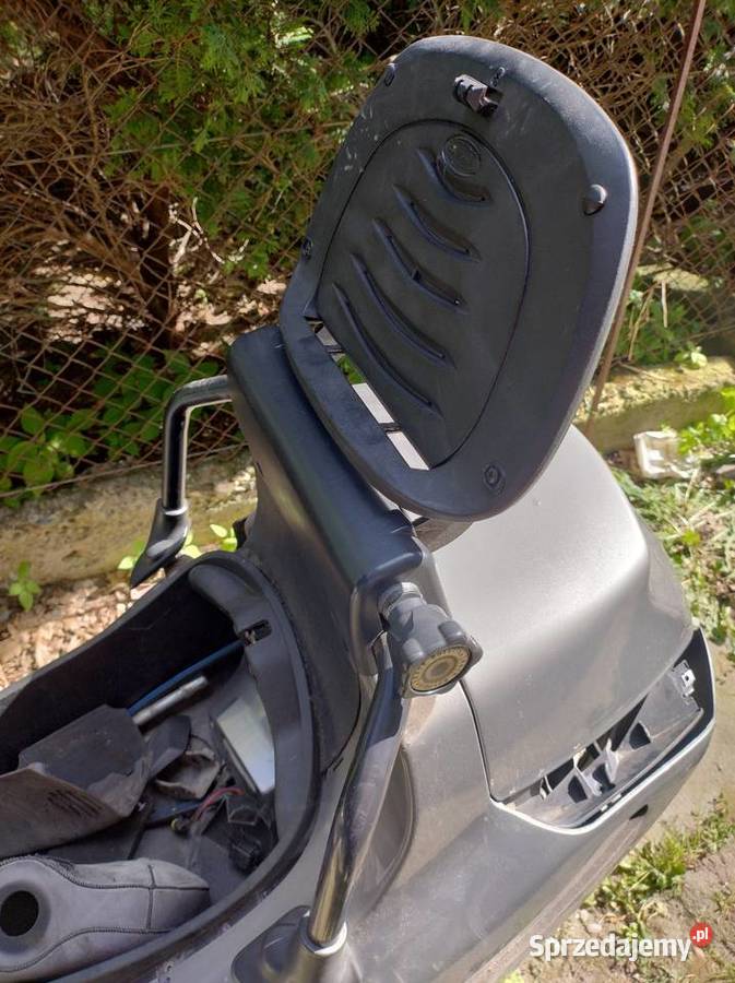 Piaggio X8 XEVO stelaż kufra centralnego Bagażniki, stelaże i oparcia Części i akcesoria motocyklowe podkarpackie