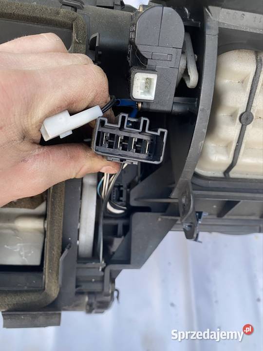 Obudowa nagrzewnicy dmuchawa komplet Toyota Części samochodowe Szydłów sprzedam