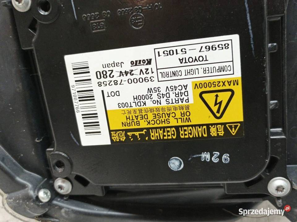 LAMPA PRZÓD PRAWA XENON EUROPA T27 Toyota sprzedam