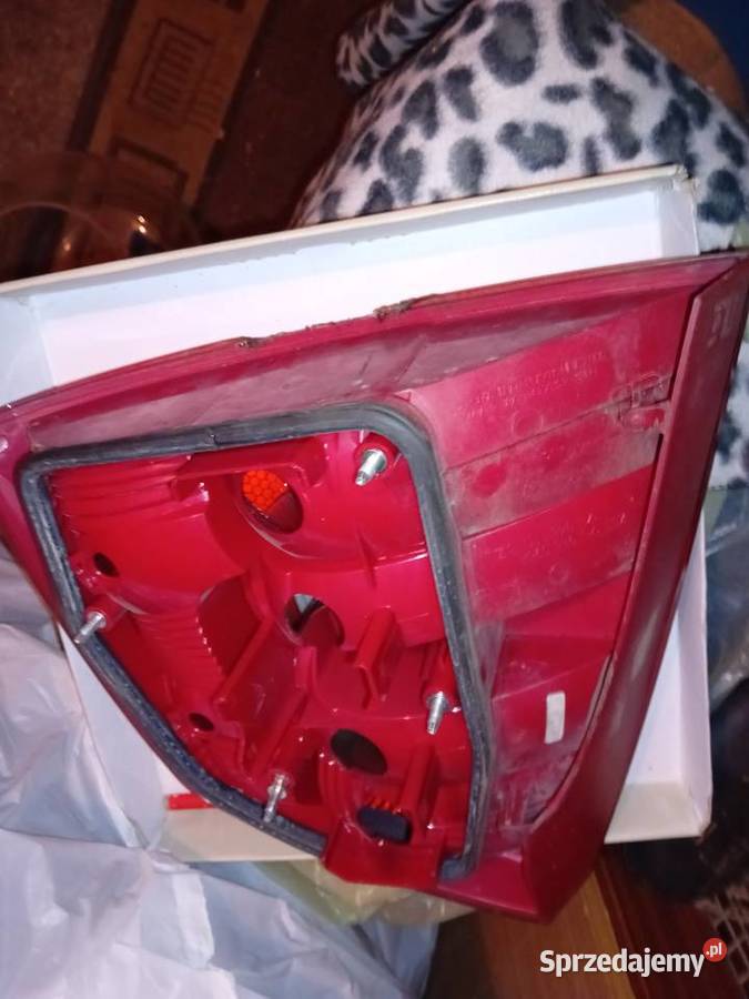 Lampa lewa tył octavia 2 warmińsko-mazurskie Nidzica