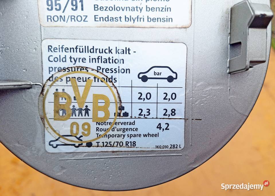 VW GOLF 5 V KLAPKA WLEWU PALIWA 1K6809857 KOLOR