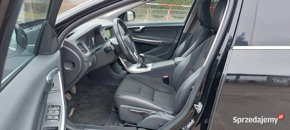 Volvo V60 Lift 20 150 D3 xenonskóranavi elektryczne szyby mazowieckie