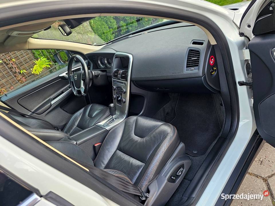 Volvo XC 60 24 D5 215 AWD 2012 r Bogate Ostrów Wielkopolski