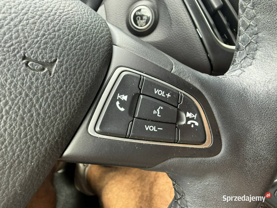 Ford Focus zadbany oryginalny przebieg 100 czujnik zmierzchu Poznań