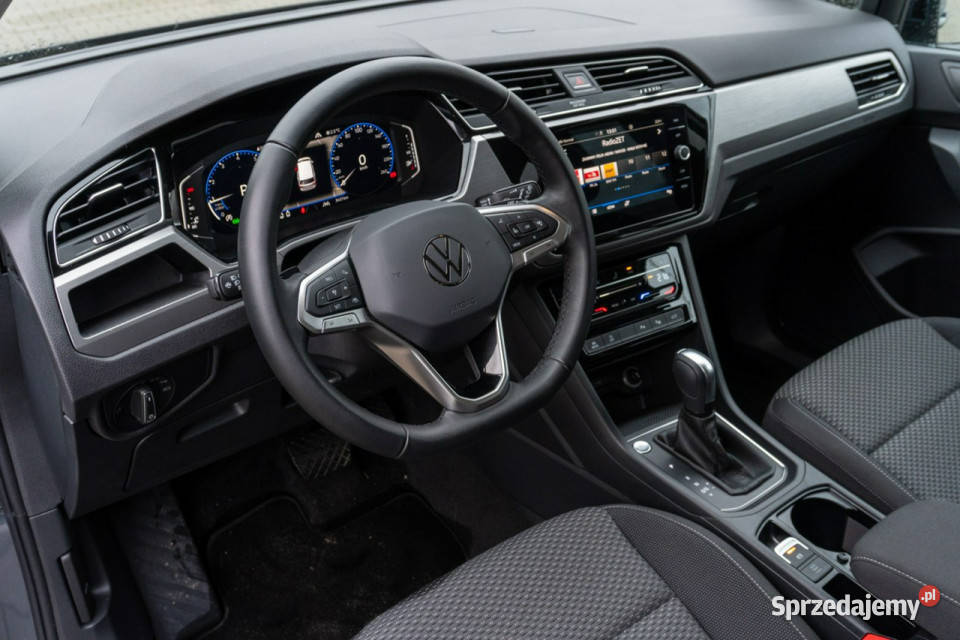 Volkswagen Touran Special Edition 15 TSI EVO 150 podgrzewane fotele Touran Łódź