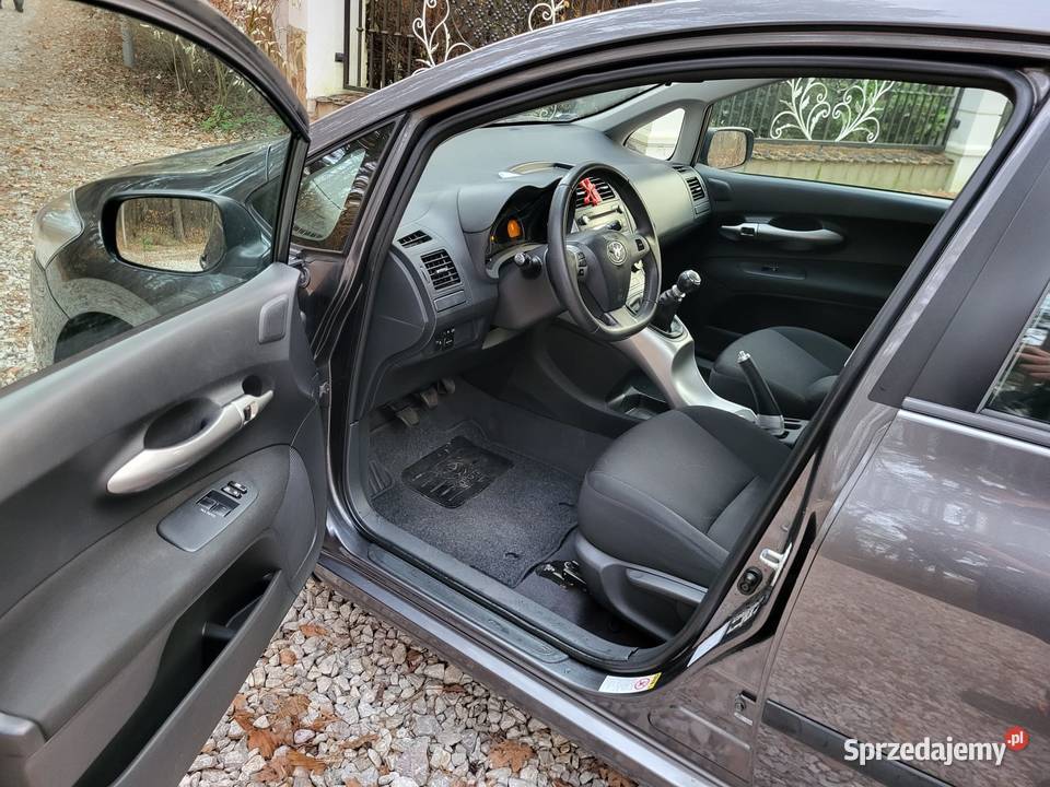 Auris 16 benzyna 136 immobilizer mazowieckie Marki