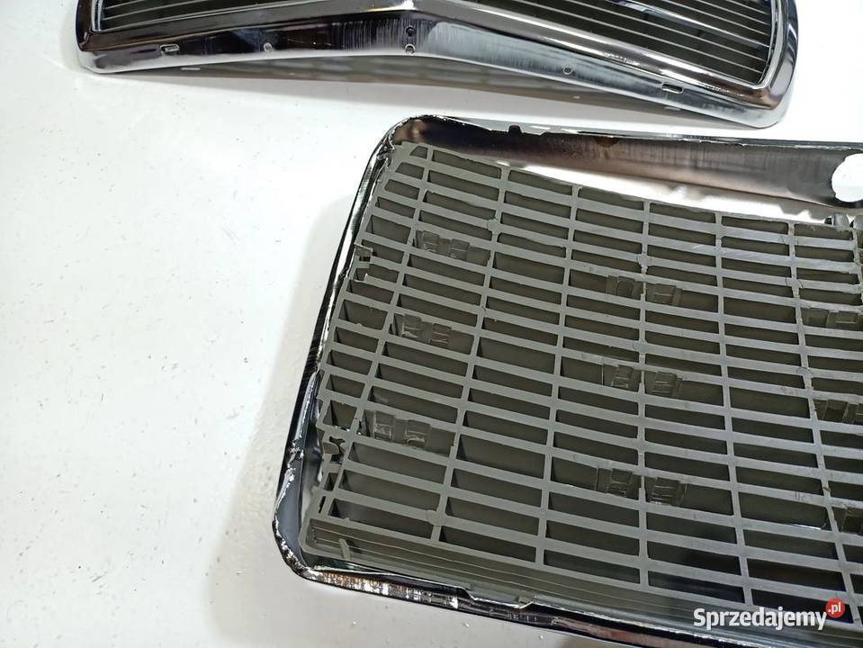MERCEDES W123 011975121985 ATRAPA GRILL CHROM