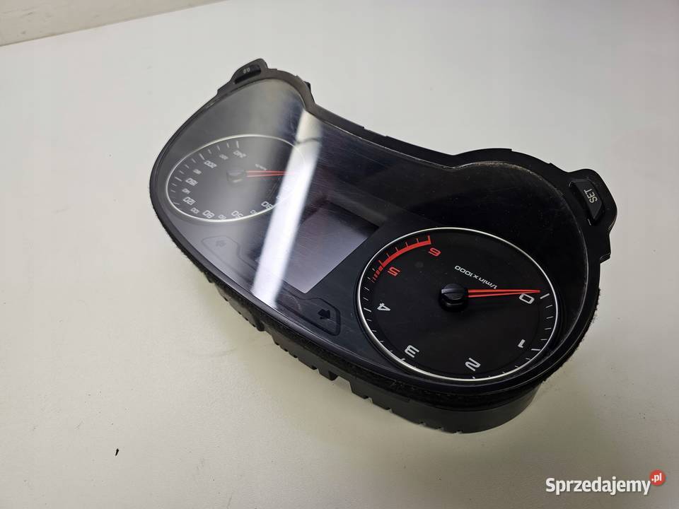 LICZNIK ZEGARY AUDI A1 8X 16 TDI 8X0920900C EU Liczniki i zegary sprzedam