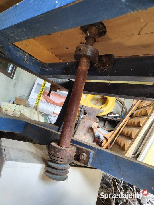 Sprzedam frezarkę dolnowrzecionowa drewnianą podkarpackie