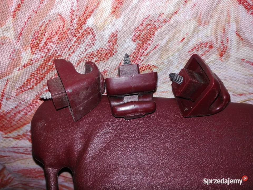 Mercedes 190 W201 tapicerka czerwona bordowa Skarżysko-Kamienna
