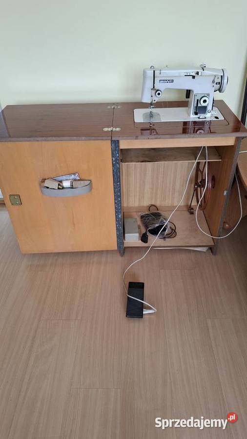 Maszyna do szycia Predom Łucznik 451 z szafką Gierałtowice