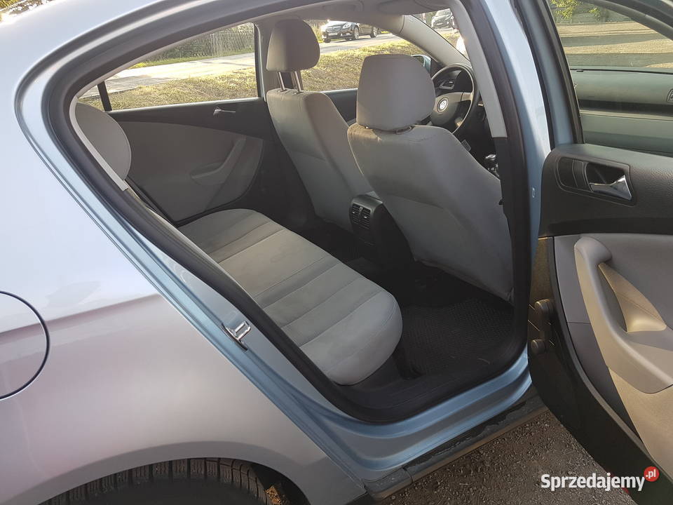 VW PASSAT B6 20 TDI 140 2006 SEDAN USZKODZONY niebieski Turek sprzedam