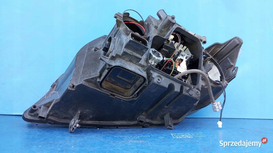 LAMPA PRAWY PRZÓD REFLEKTOR XENON EU 72025849 osobowe Nowy Tomyśl