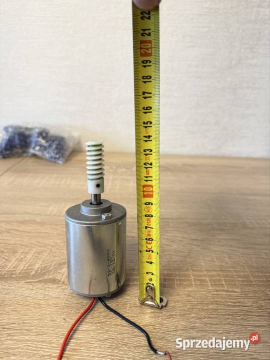 Silnik prądu stałego 12V DC z wałem ślimakowym Łódź
