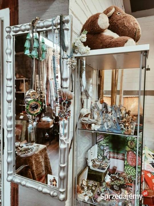 sprzedam wyposażenie sklepu vintage biały