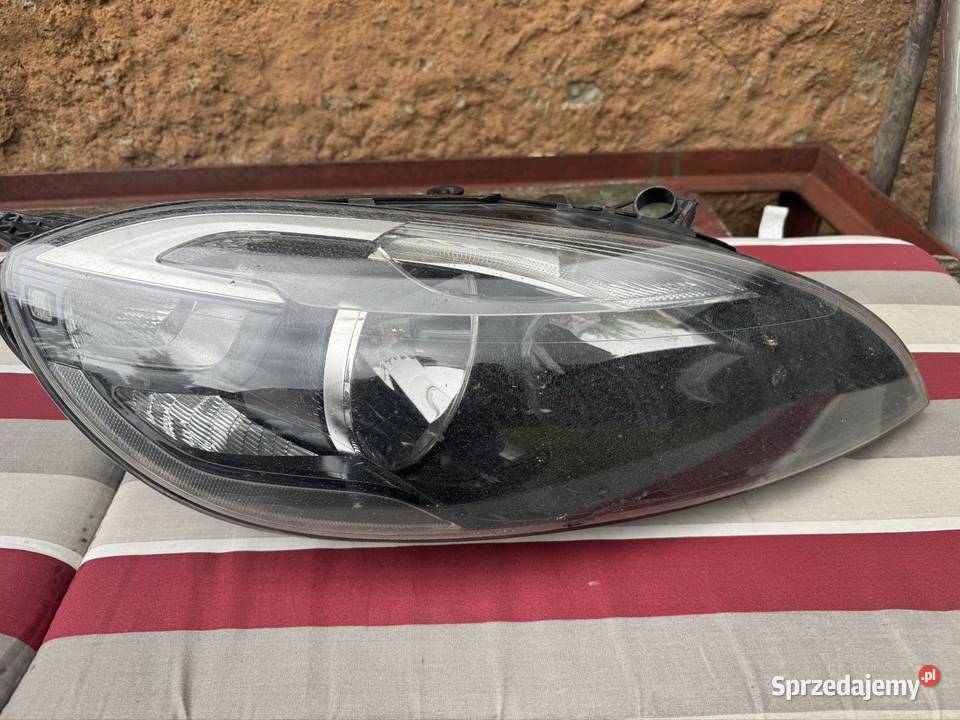 Volvo v40 II 2012 Lampa prawa przód Oe Eu osobowe