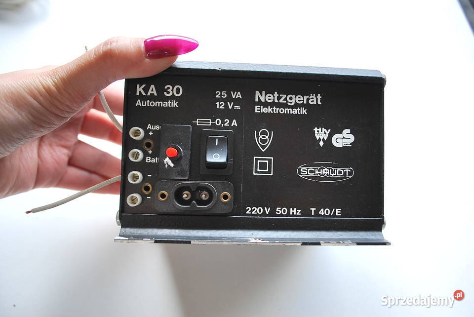PRZETWORNICA 230V12V DO PRZYCZEPY Kempingowe