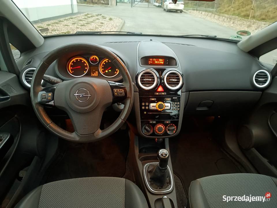 Opel Corsa 2009 14 benzyna Super stan Pruszcz Gdański