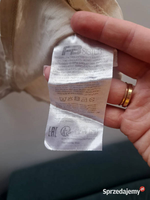 Tshirt FB Sister rozmiar S 100 bawełna Trąbki Wielkie