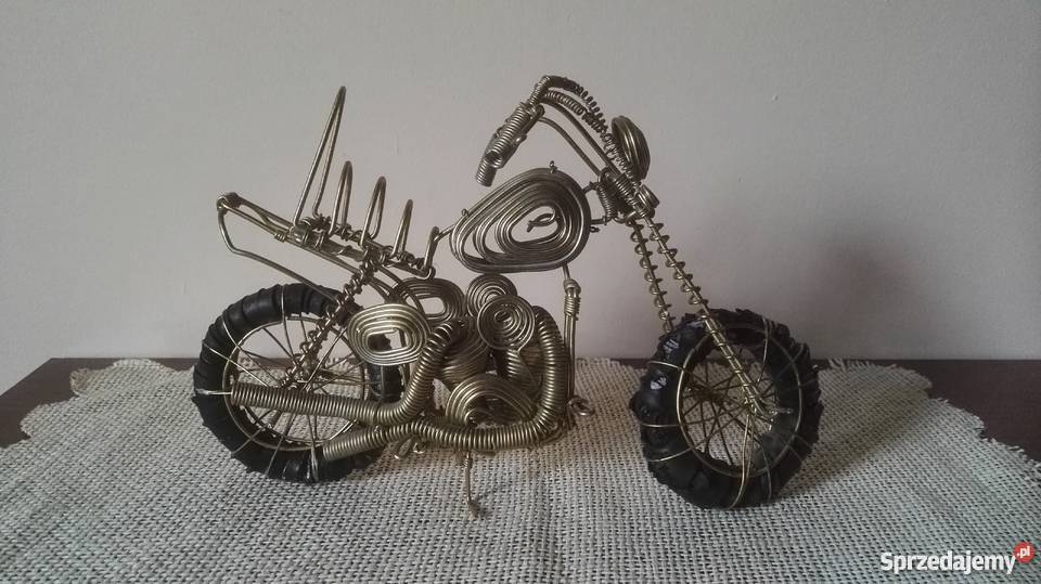 Ozdobny stylowy motorchopper wykonany z drutu wielkopolskie