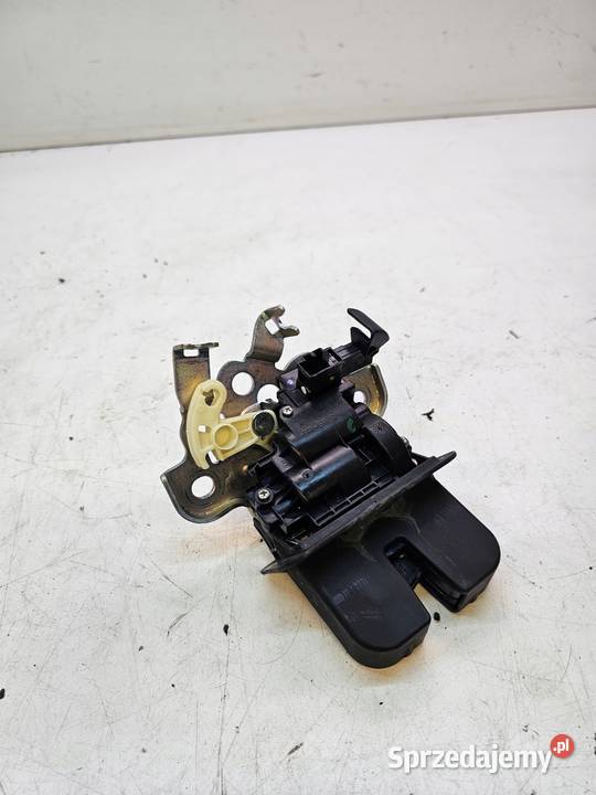 ZAMEK KLAPY TYŁ AUDI A3 A4 A6 C7 4H0827505A Przystajń sprzedam