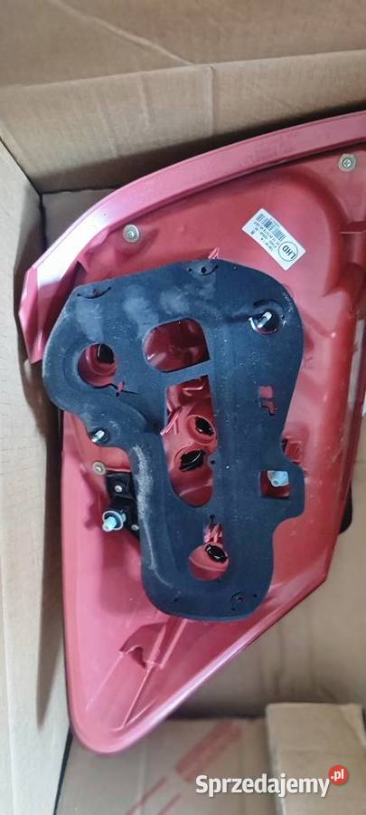 LAMPA LEWA TYŁ TOYOTA AURIS E15 Lampy tylne Golina