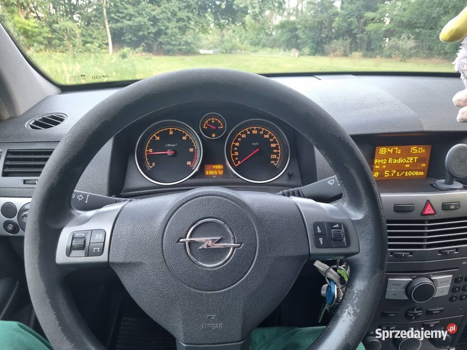 Oferuje na sprzedaż prywatny samochód Opel Astra Rok produkcji 2004 Astra Astra Michałów