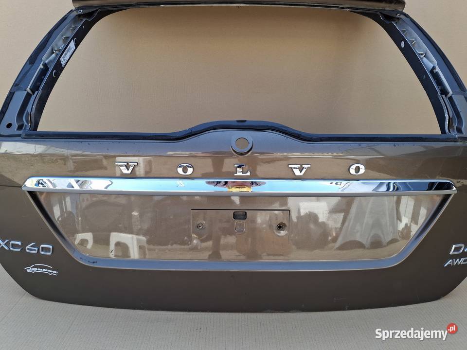 VOLVO XC 60 KLAPA BAGAŻNIKA TYŁ EMBLEMAT CHROM osobowe lubuskie Bieleń