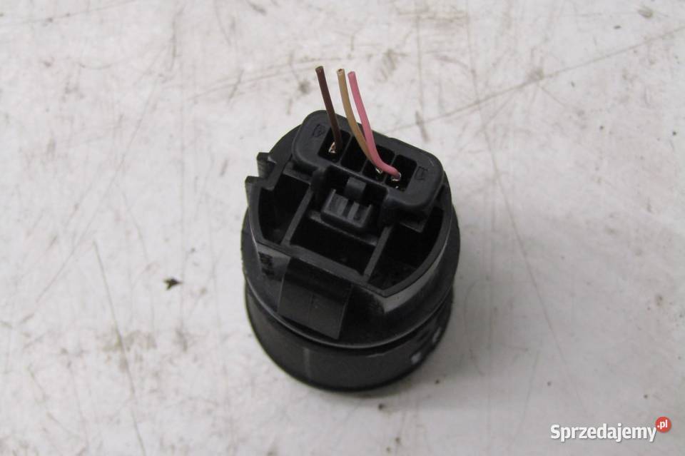 PRZYCISK START STOP DACIA DUSTER II 8316503211R Motoryzacja