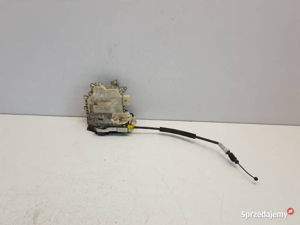 Audi A5 8T ZAMEK DRZWI PRAWY Tył 8J1837815C Janów