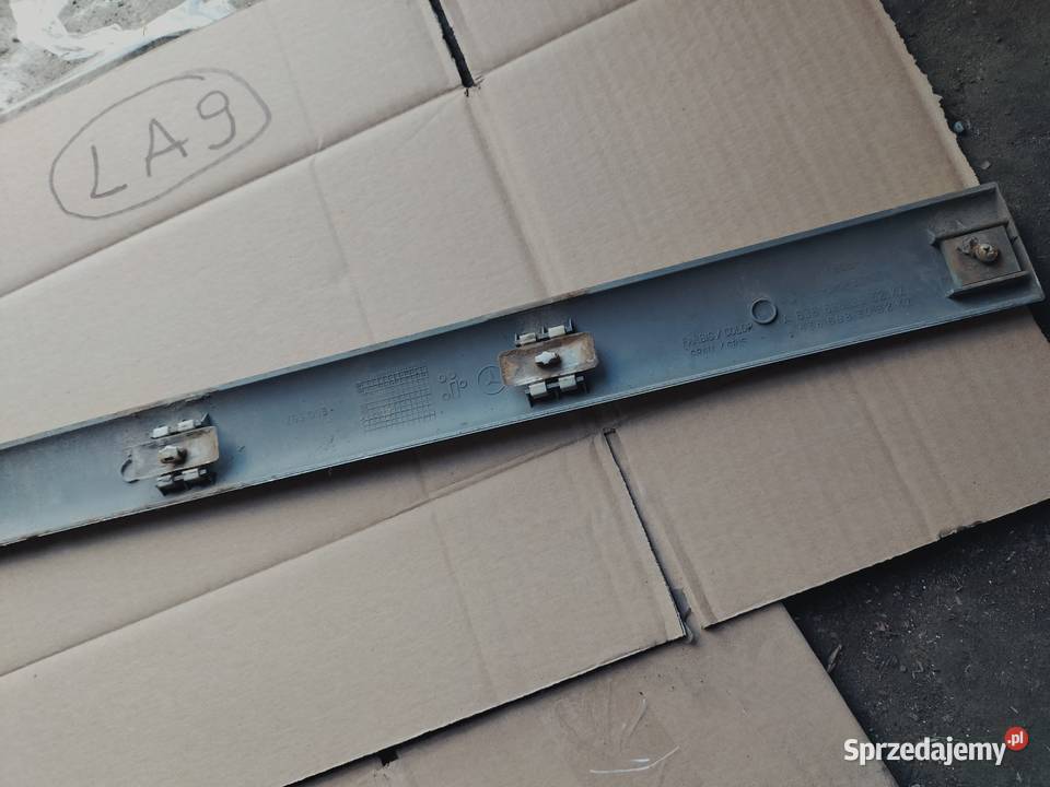 Listwa drzwi przednich lewych kierowcy MERCEDES listwy boczne Kamień-Kolonia
