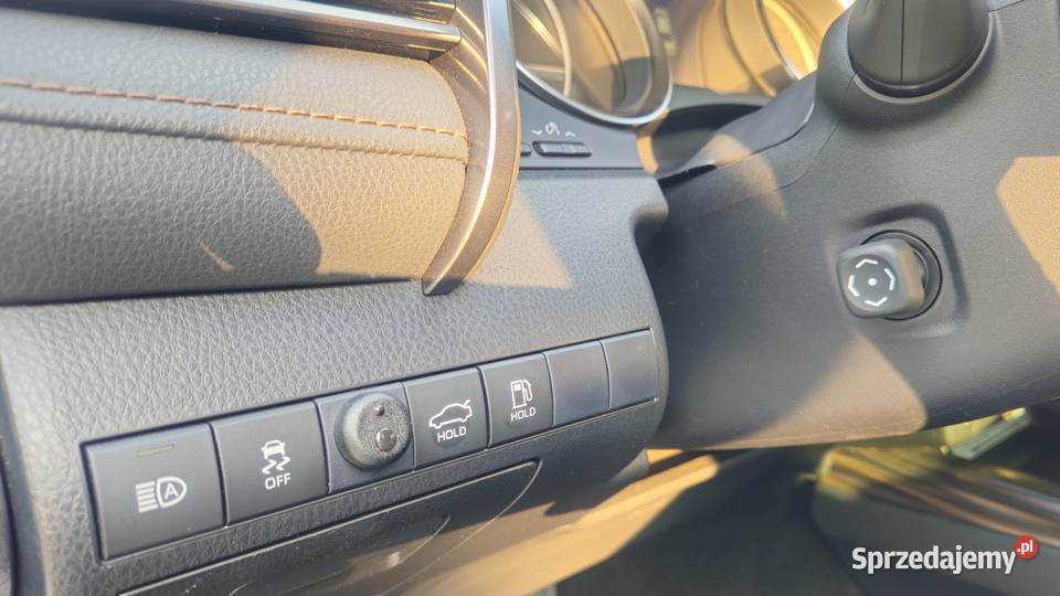 Toyota Camry 25 Executive Gwarancja Bezwypadkowy Biała-Parcela