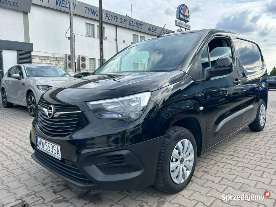 Opel Combo Pierwsza rejestracja w 2020rSalon centralny zamek Warszawa