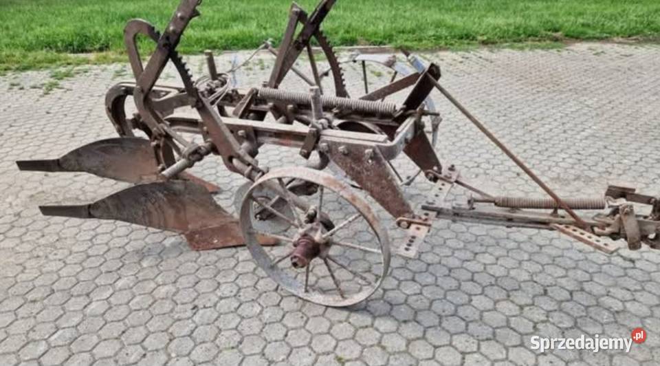 Zabytkowy pług INTERNATIONALL Gniewkowo