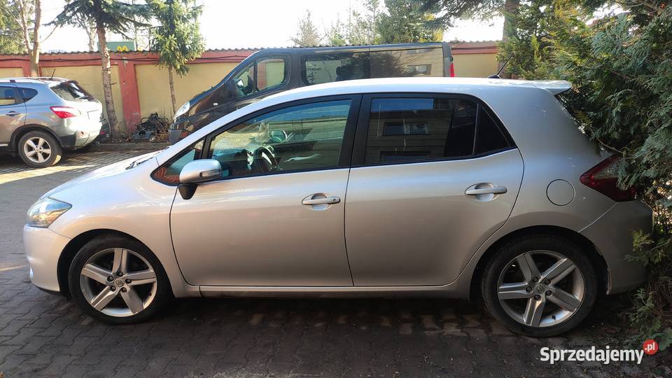 ładna zadbana Toyota Auris uszkodzony silnik Kętrzyn