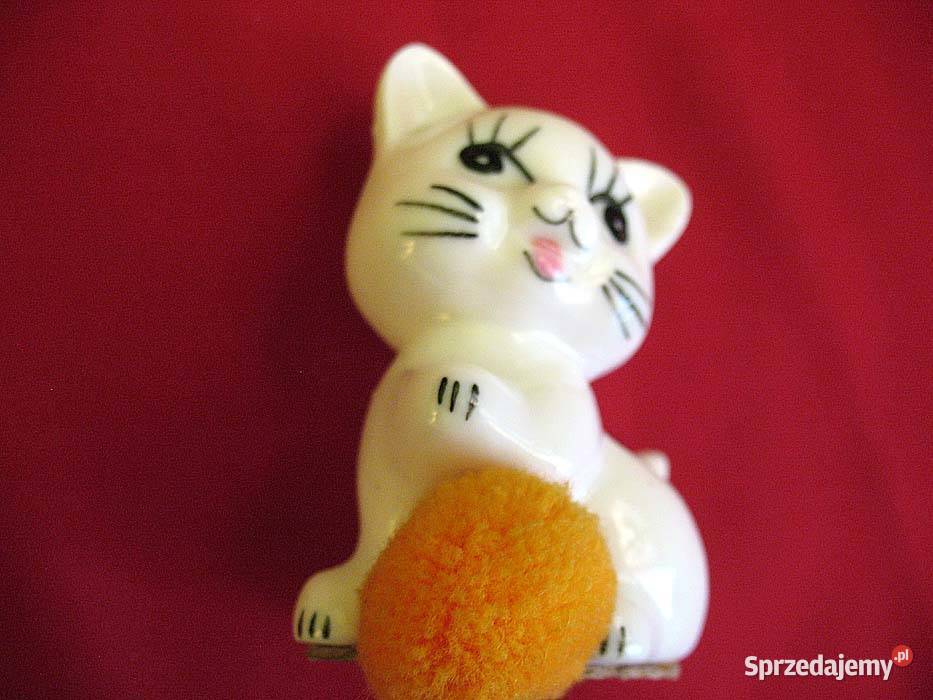 Kot mały kotek z piłką porcelana figurka 7 x 6 x Siedlce sprzedam