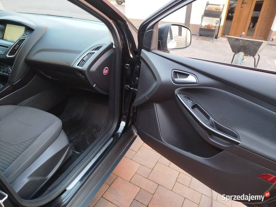 Ford Focus MK3 10 Ecoboost Titanium radio