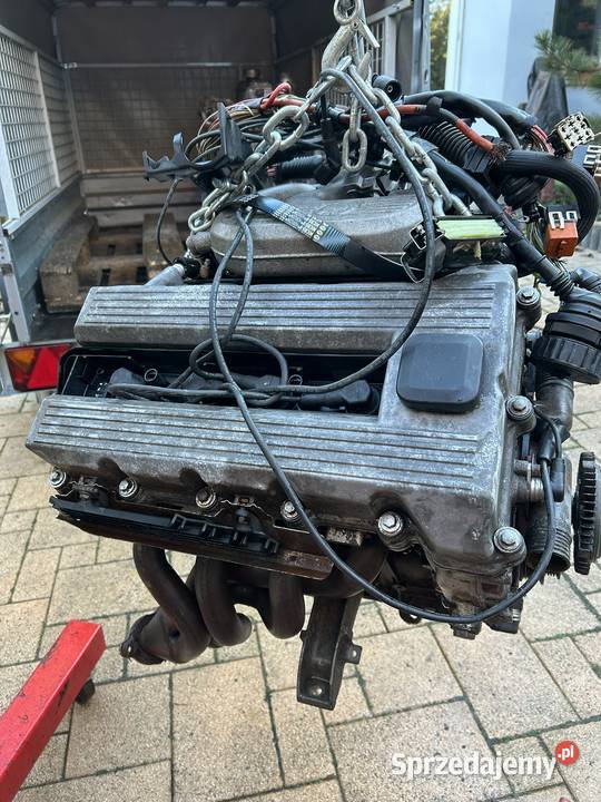 Silnik BMW 16 IS