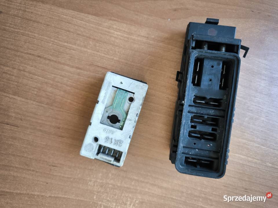Zegar i puszka bezpieczników peugeot 205 osobowe Bytom