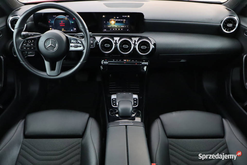 Mercedes A A 180 czerwony Mercedes-Benz śląskie Zabrze