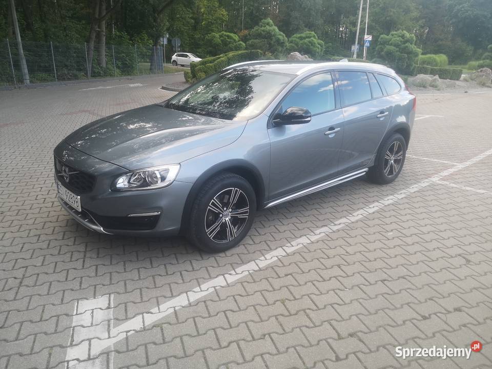 Volvo V60 I Cross Country 2018r 20D D3 Automat 4/5