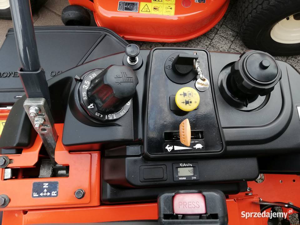 Traktor ogrodowy kosiarka KUBOTA GR1600II Z122r