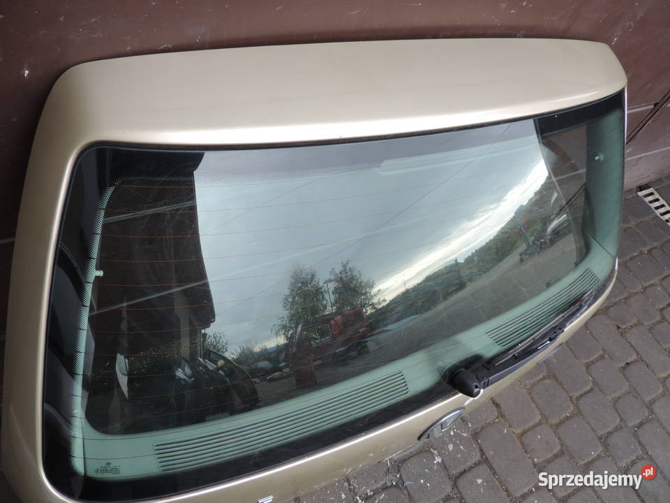 VW GOLF 4 HB KLAPA BAGAŻNIKA TYLNA LA1W Rok produkcji 2001 Klapy bagażnika Nowy Sącz sprzedam