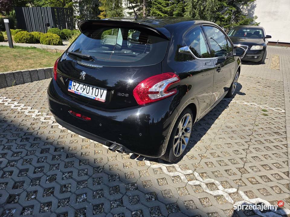Peugeot 208 16l 2012r benzyna podkarpackie