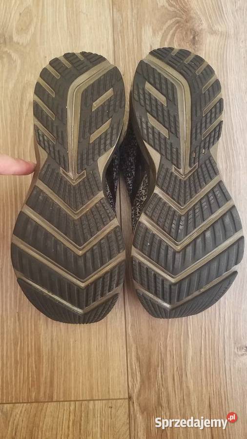 Buty BROOKS Levitate 3 4041 26 sportowe do